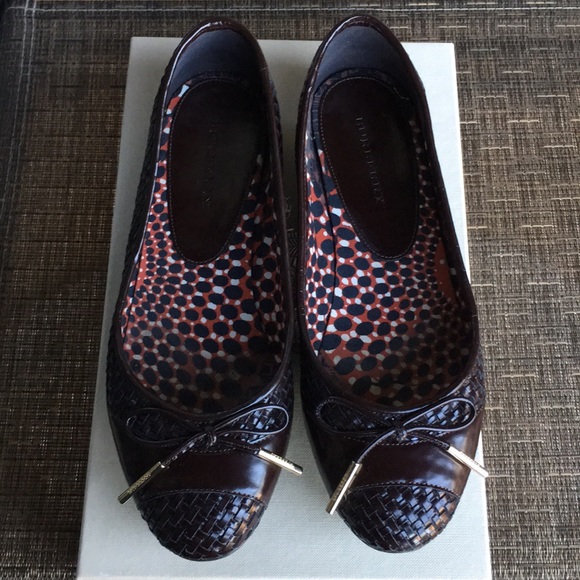Burberry flats - Picture 3 of 10